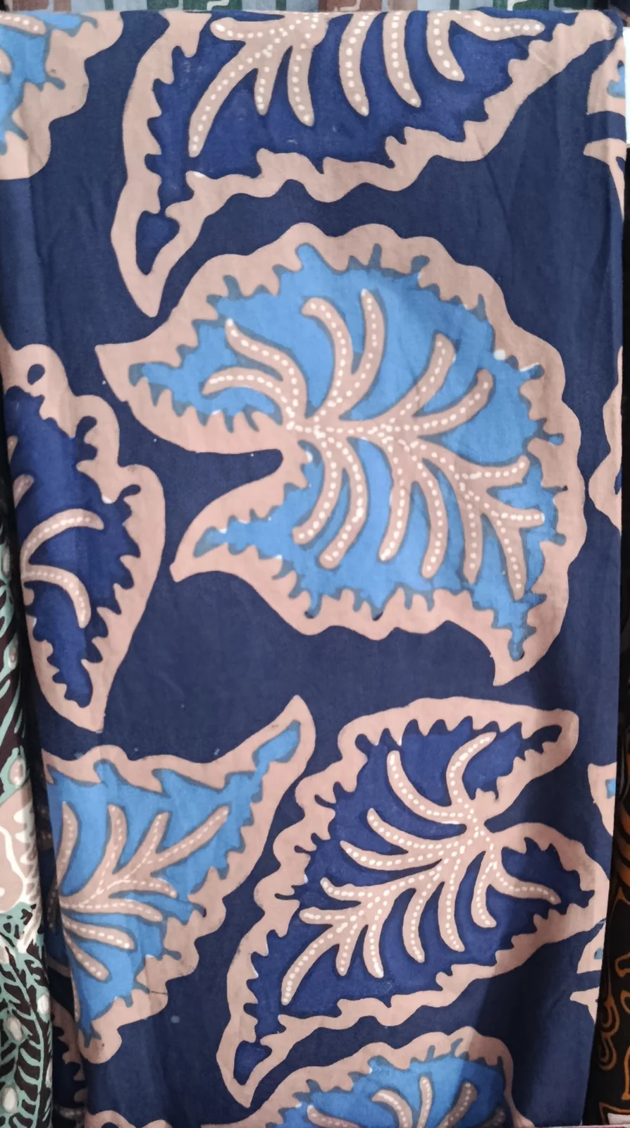 Motif Daun Sente